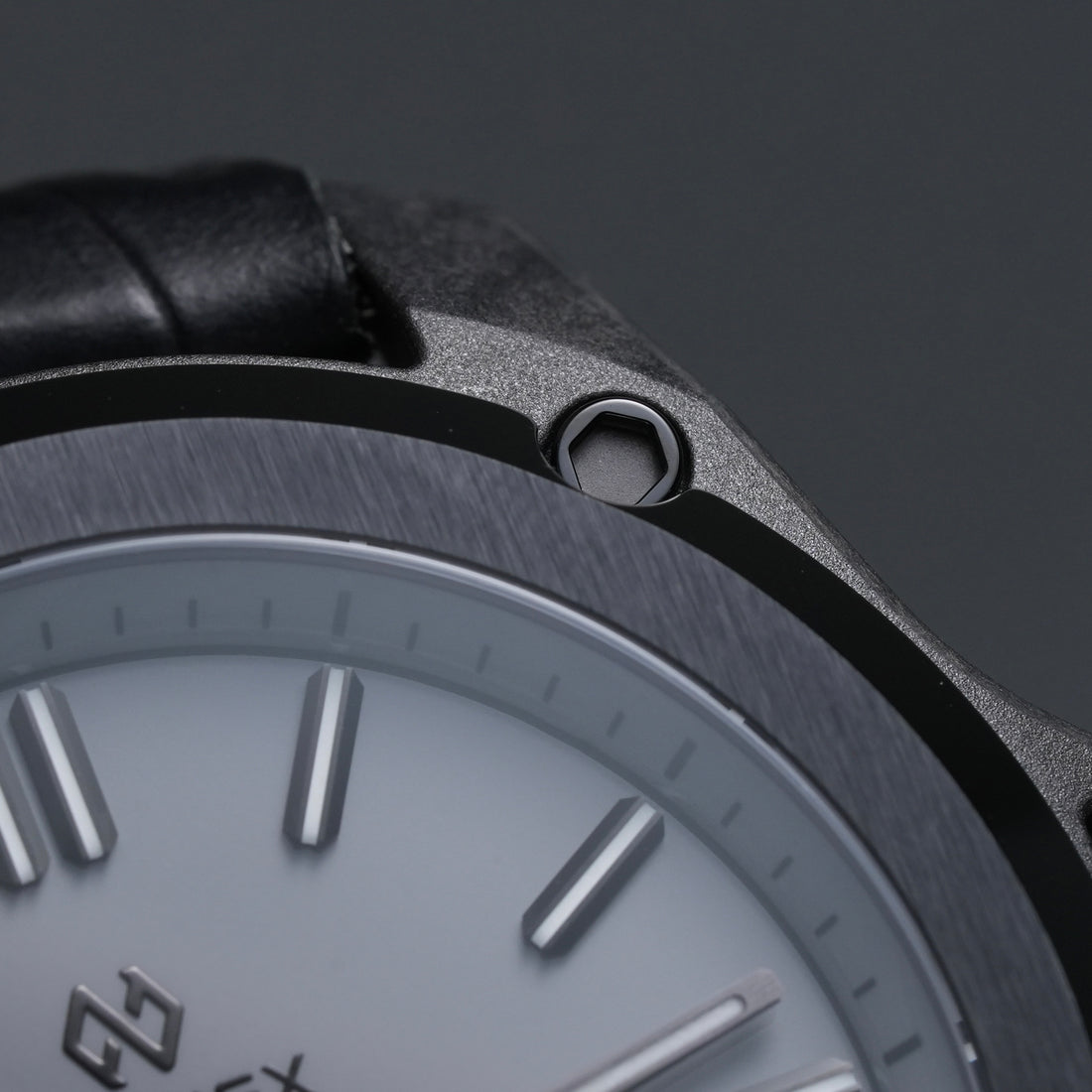FORMEX 鋒美時 ESSENCE Leggera 41mm 自動機械錶 碳纖維複合材質 灰面黑色皮帶 台灣總代理公司貨